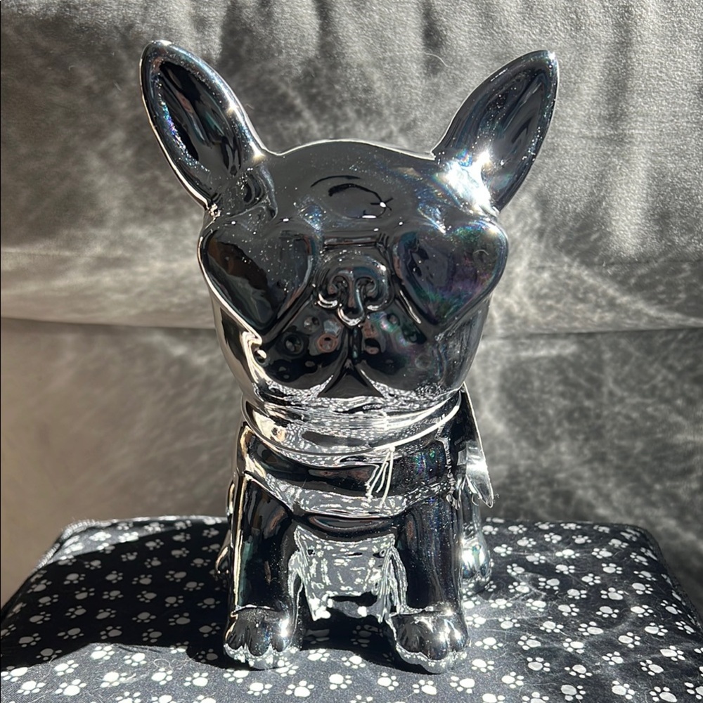 Scribble & Scribe 8.5" Ceramic Frenchie with Heart Sunglasses. NWT Valentine's